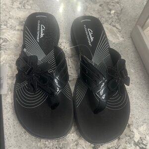 NEw Clarks Black Patent Sandals with Floral Accent